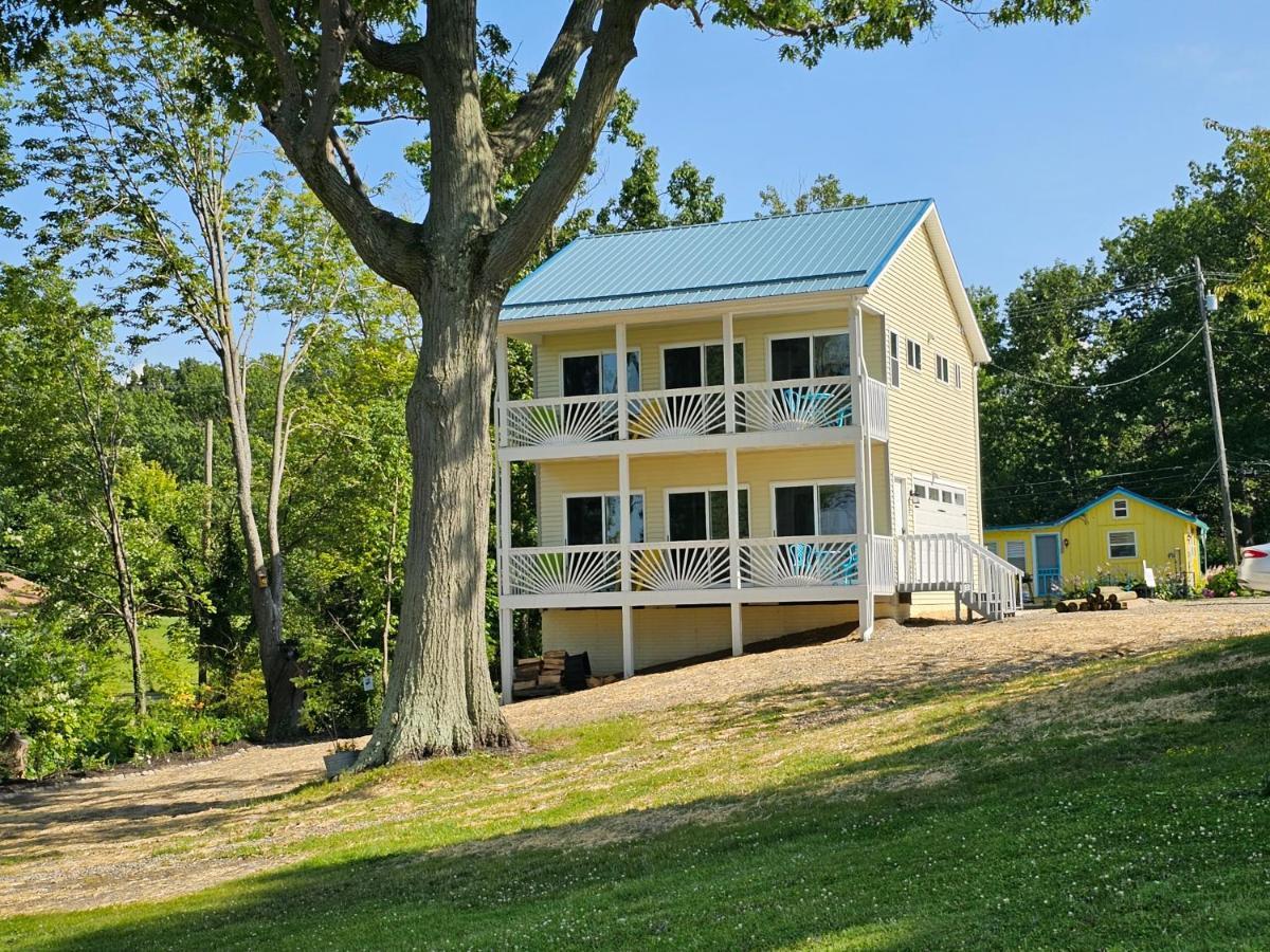 Tree-Top Lake-Front Cottage Madison エクステリア 写真
